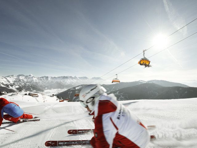 Skifahren - Skiing1 (c) Hechenberger.jpg