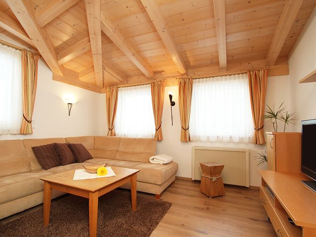 Wohnzimmer in Steiner's Luxus-Appartements in Leog
